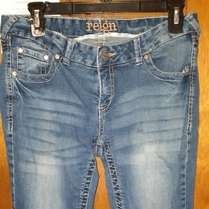 Reign boot cut low rise jeans size 9